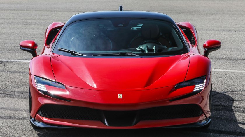 Феррари sf90 Stradale 2020
