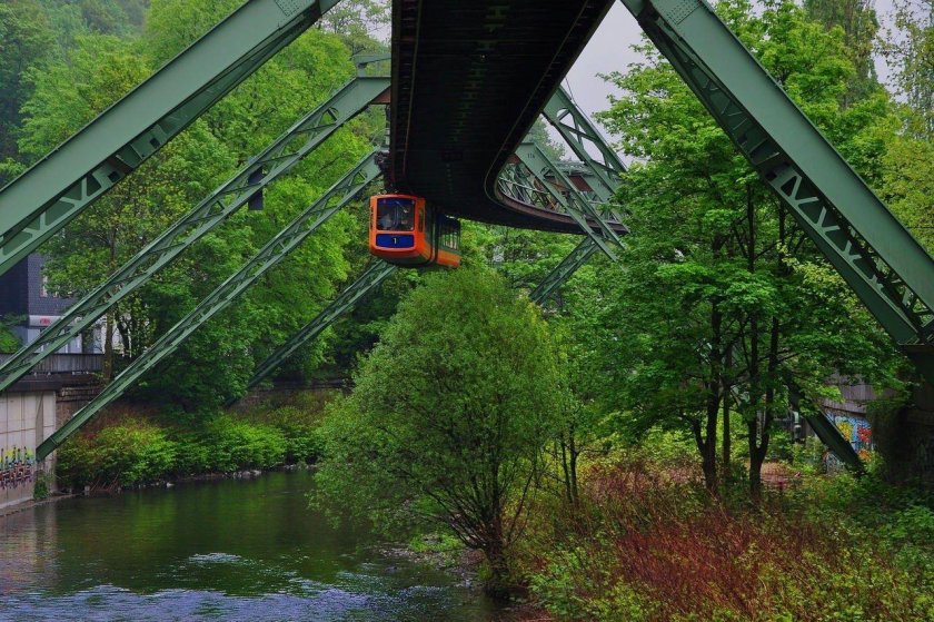 Вуппертальская подвесная дорога Германия