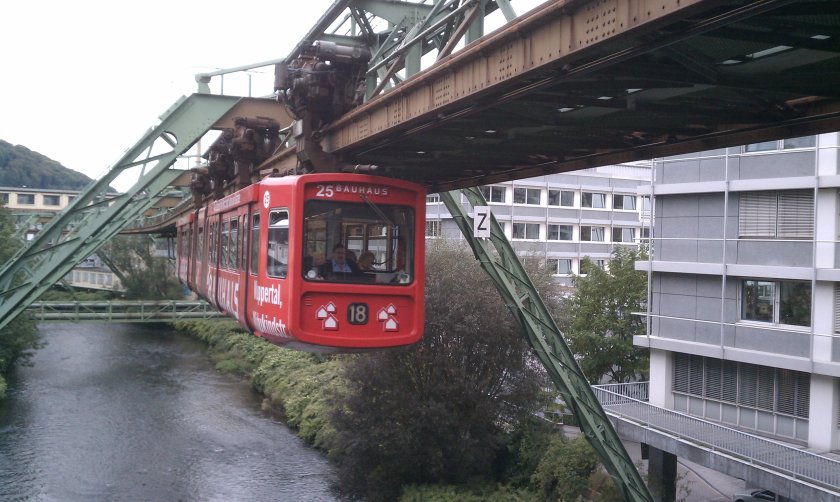 Вупперталь монорельсовая дорога