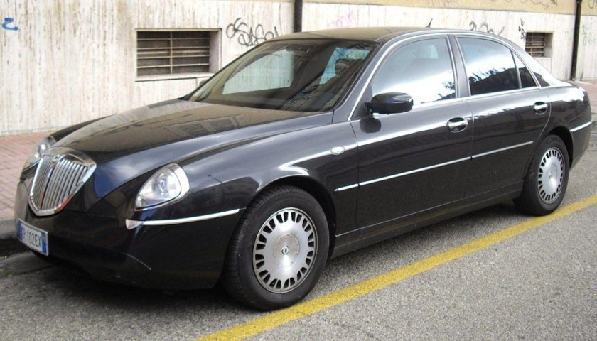 Lancia thesis 2.4