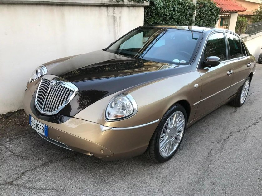 Lancia thesis 2.4