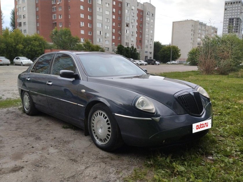 Lancia thesis 3.0 2002