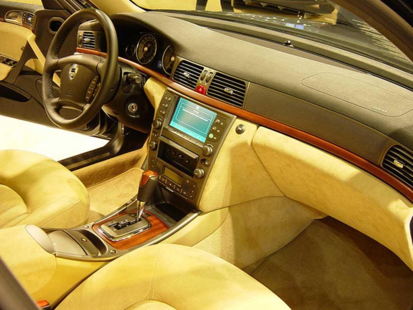 Лянча тезис салон