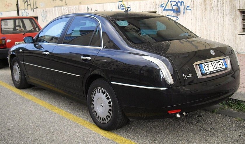 Lancia thesis 2.4
