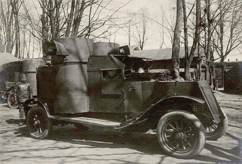 Ланчестер бронеавтомобиль