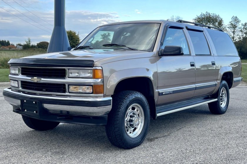 Chevrolet Suburban gmt400