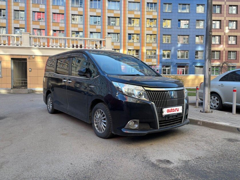 Toyota esquire hybrid