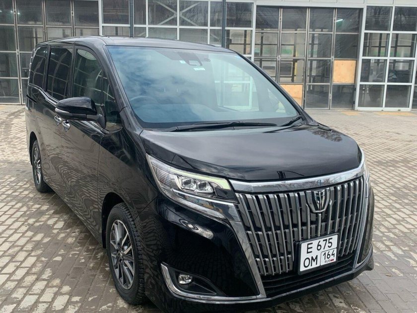 Toyota минивэн