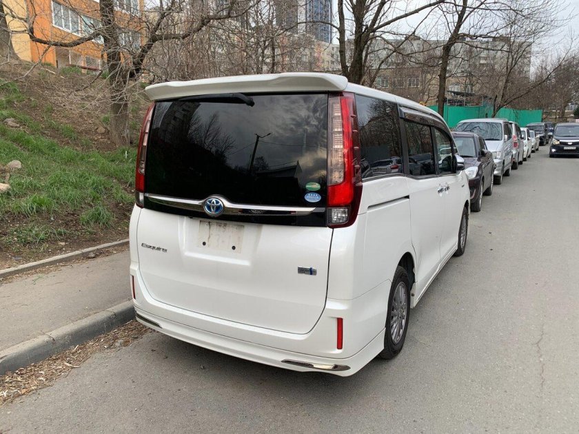 Toyota noah 2023