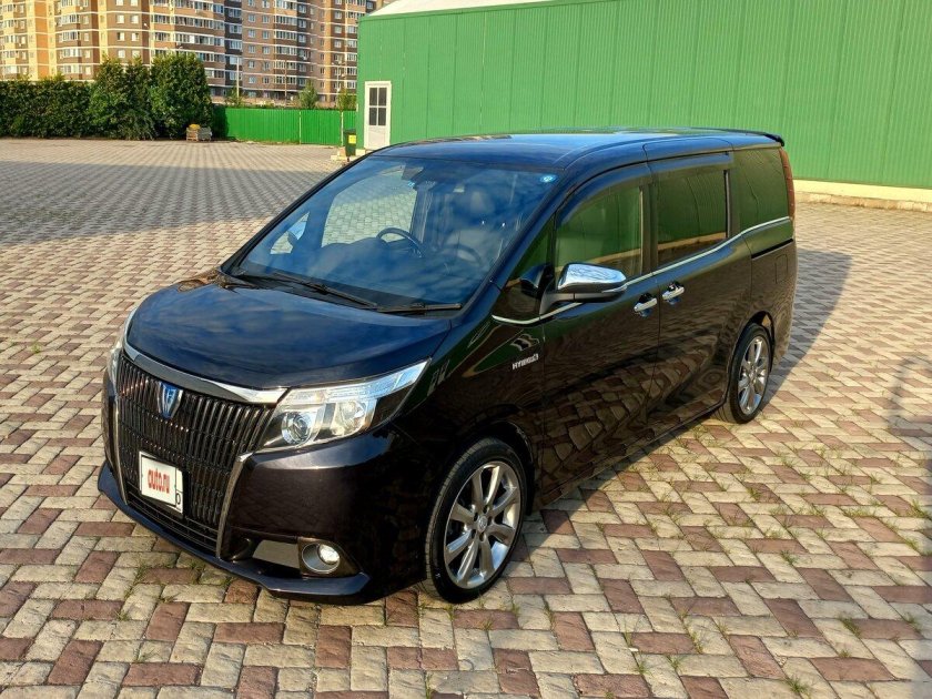 Toyota Esquire Hybrid