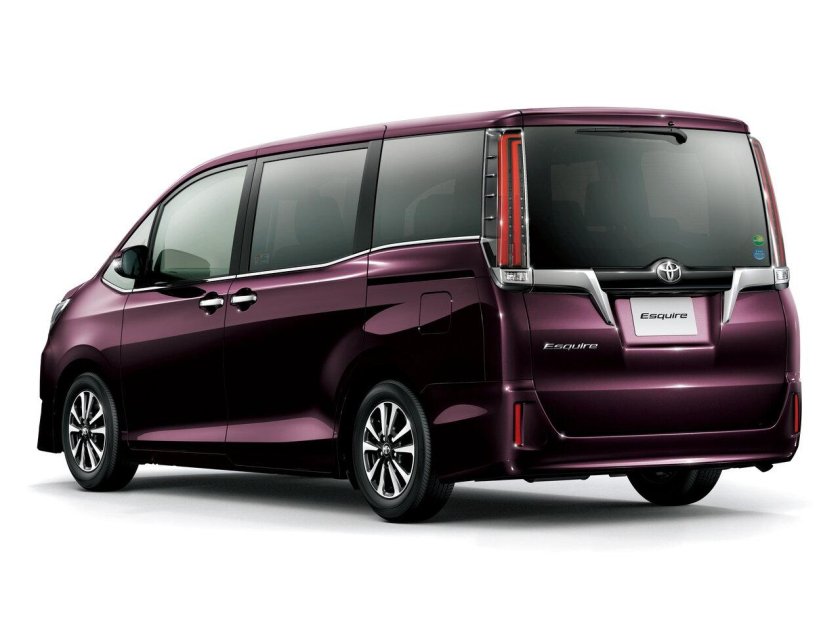 Тойота Ноах 2019