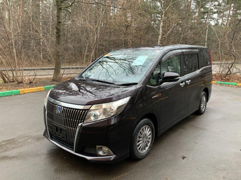 Toyota Esquire Hybrid