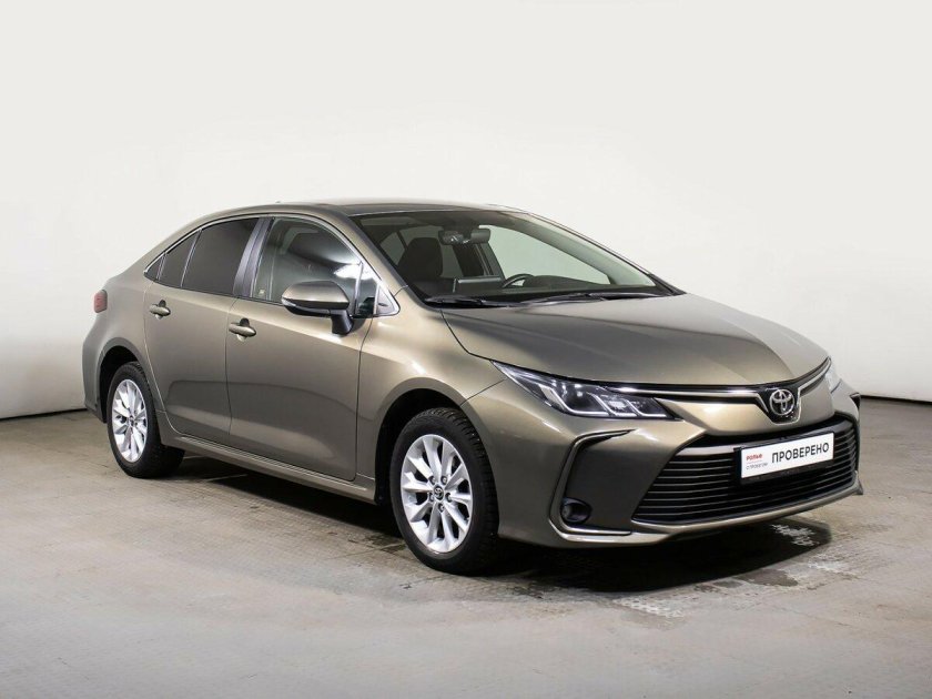 Серая тойота королла