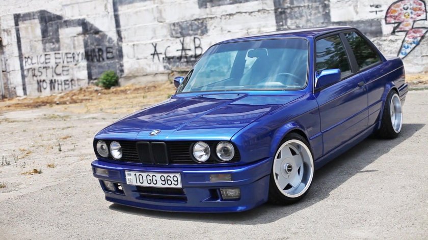 BMW 318 e30