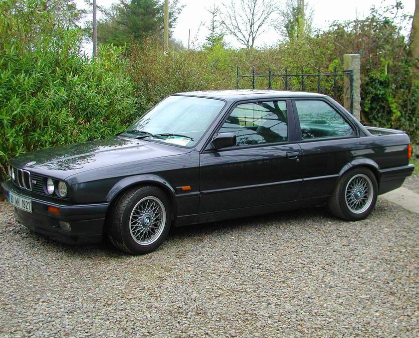 BMW e30 325i Coupe