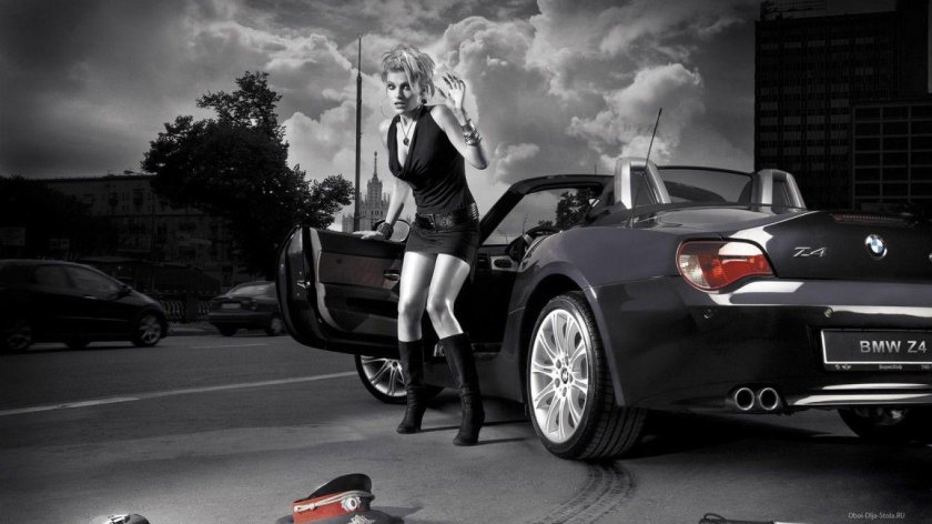 Девушка в машине