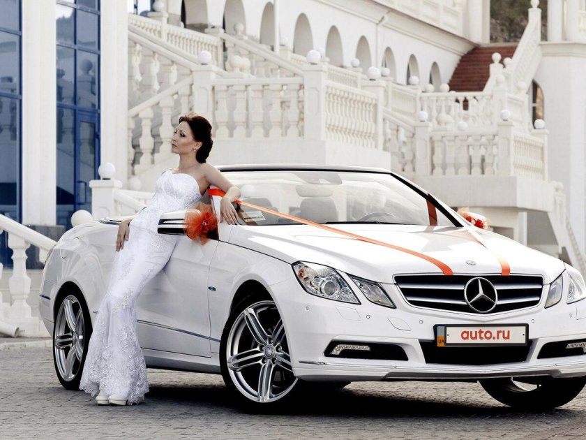 Белый Мерседес Сарра