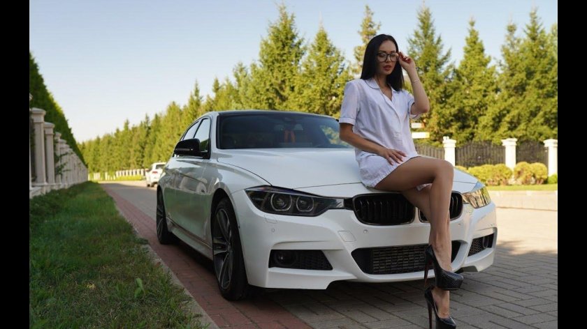 BMW f30 с девушкой