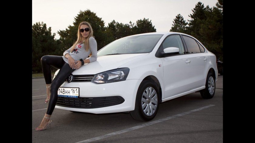Volkswagen Polo sedan девушки