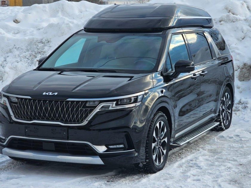 Kia carnival hi limousine