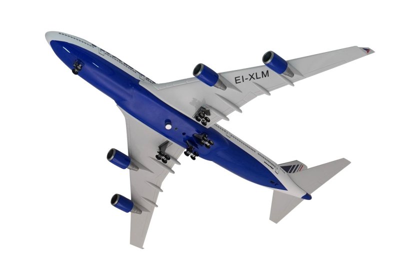 Самолет боинг 747