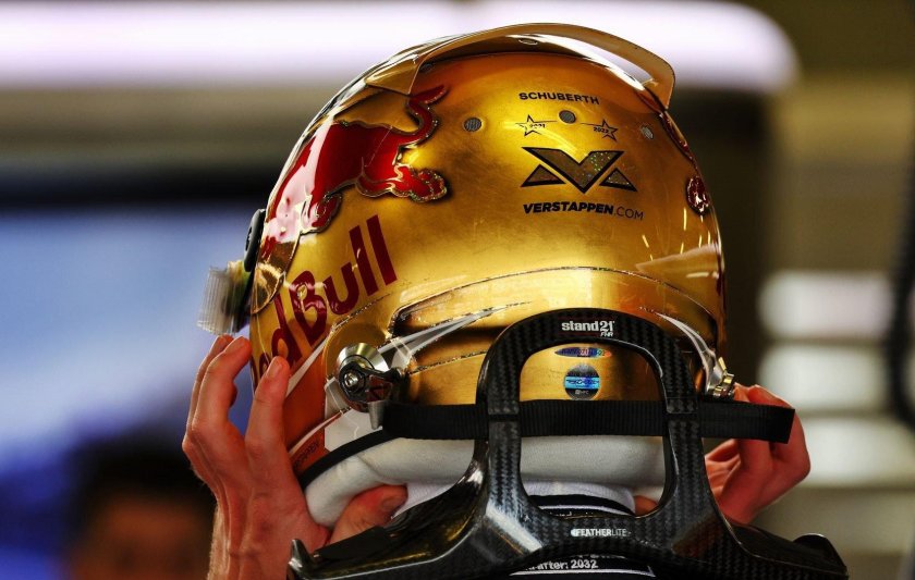 Шлем Макса Ферстаппена 2022