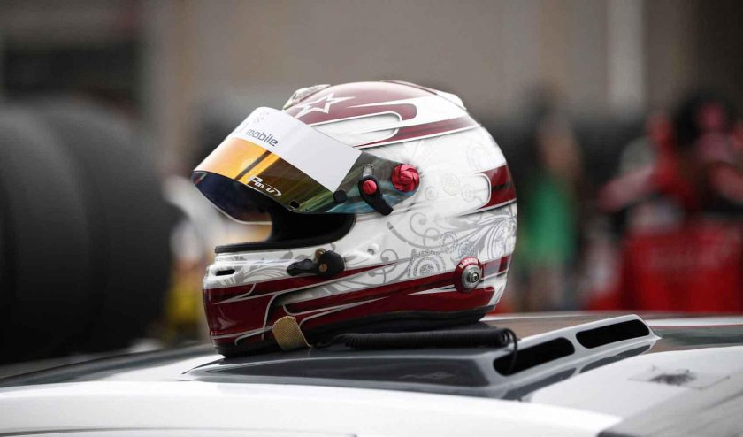 Гоночный шлем