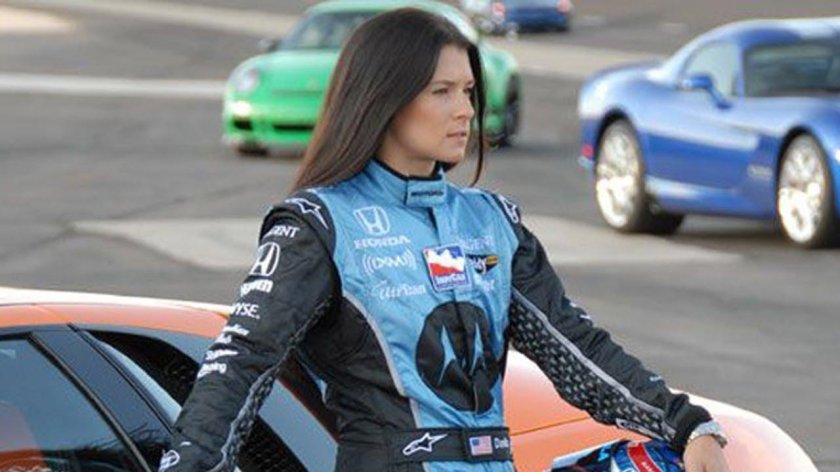 Даника Патрик гонщица NASCAR