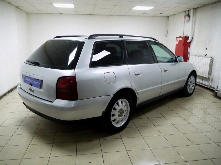 Ауди а4 авант 2000