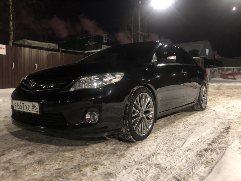Тойота Королла 140 черная r17