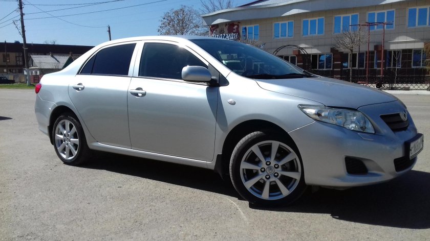 Toyota Corolla e150 на дисках r16