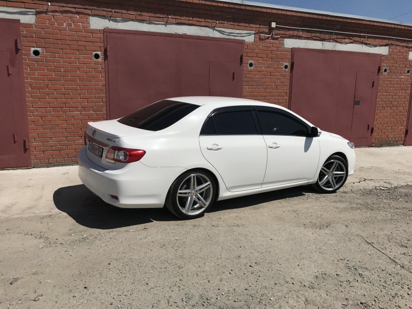 Toyota Corolla 2012 на литье