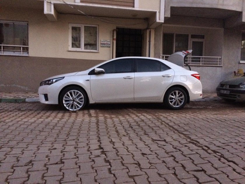 Тойота Королла на камриках р17