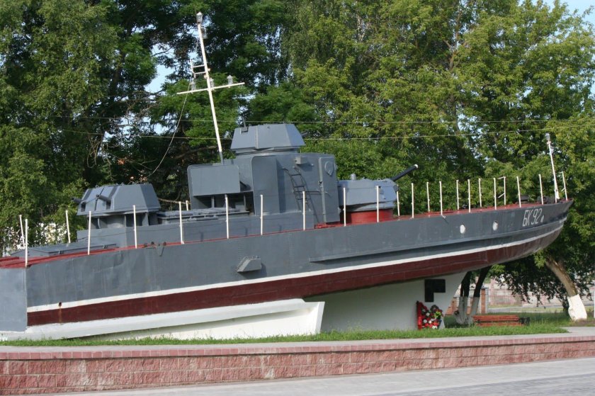 Пинск бронекатер БК-92