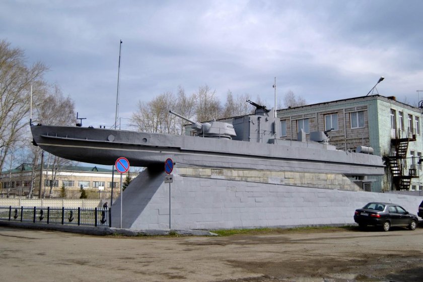 Памятник "бронекатер АК-454" Пермь