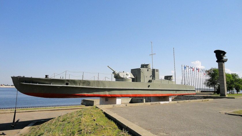 Памятник Волжской флотилии Волгоград