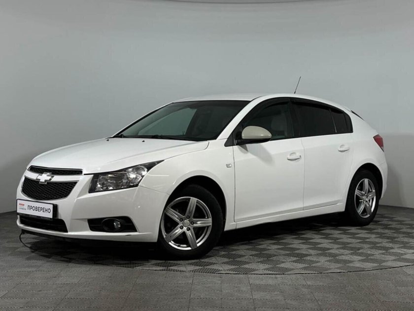 Шевроле Круз белый