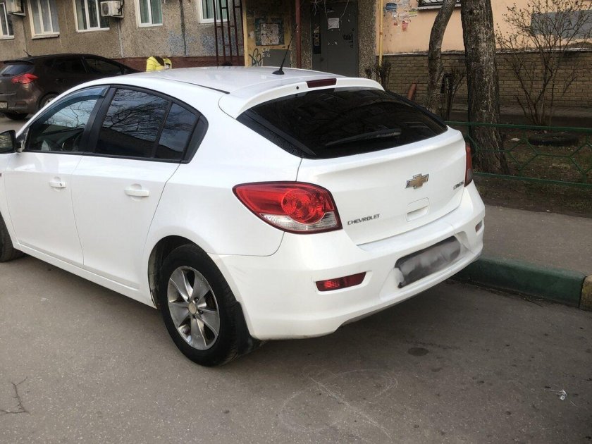 Шевроле круз хэтчбек 2012 белый