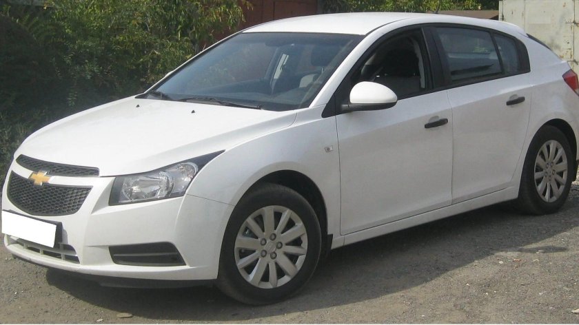 Chevrolet Cruze хэтчбек белый
