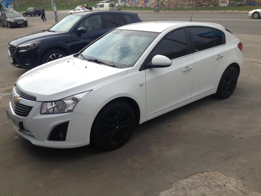 Шевроле Круз белый