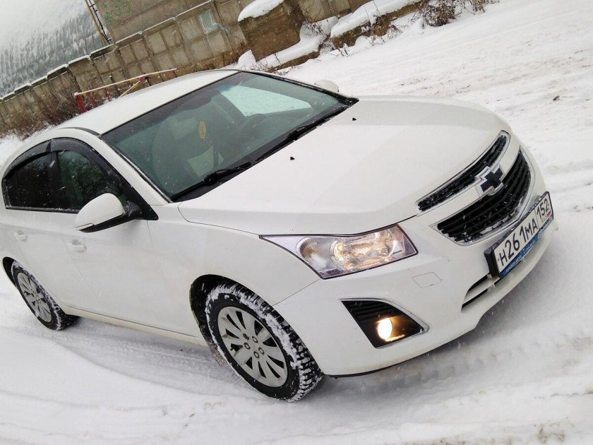 Chevrolet Cruze хэтчбек белый