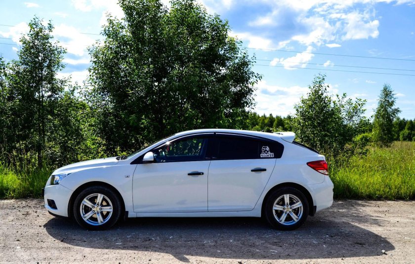 Chevrolet Cruze 2012 хэтчбек