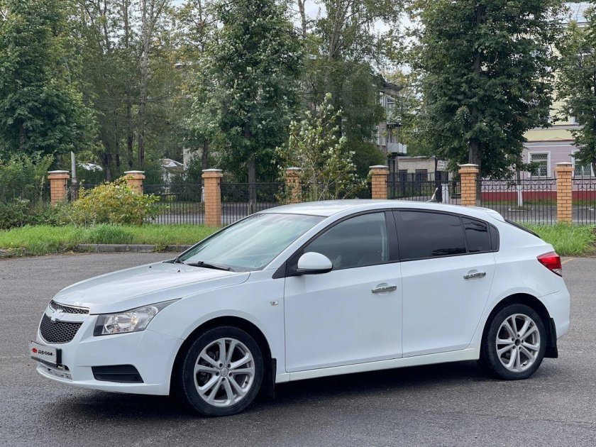 Шевроле Круз 2012 белый