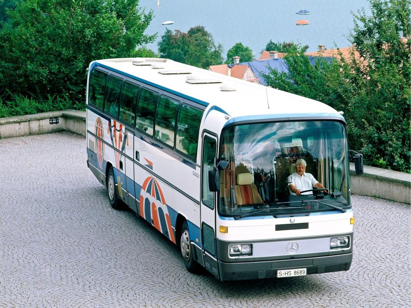 Mercedes-Benz o303