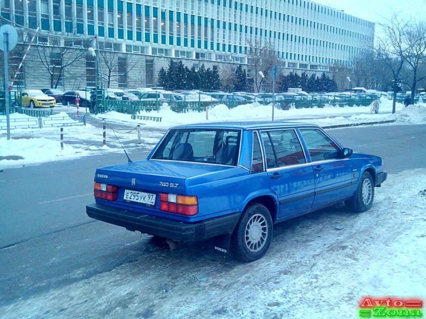 Вольво 740 седан