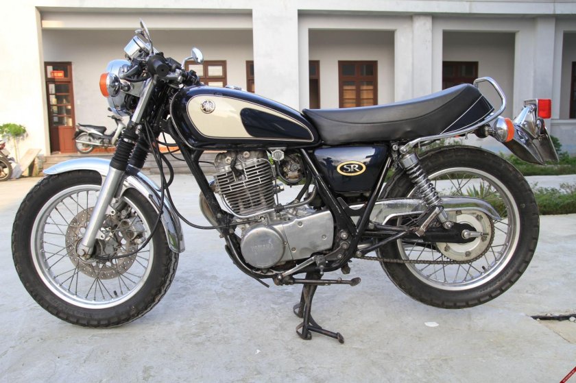 Yamaha sr400