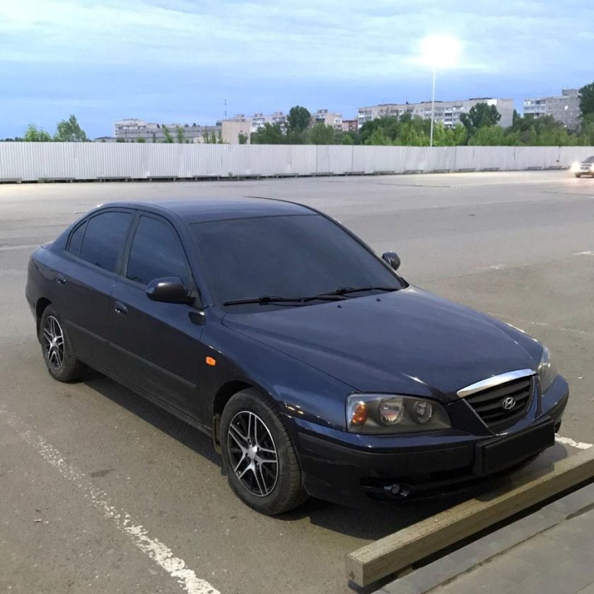 Хендай Элантра 3 XD черная