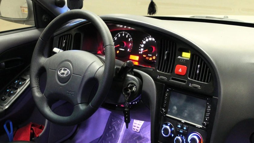 Хендай Элантра 3 салон