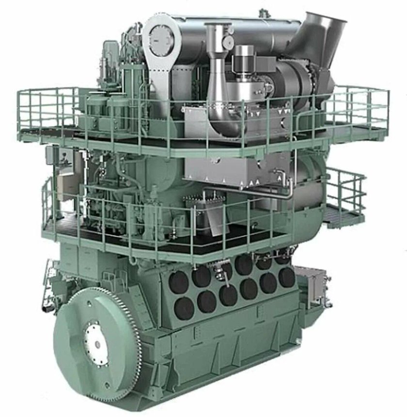 Судовой двухтактный двигатель