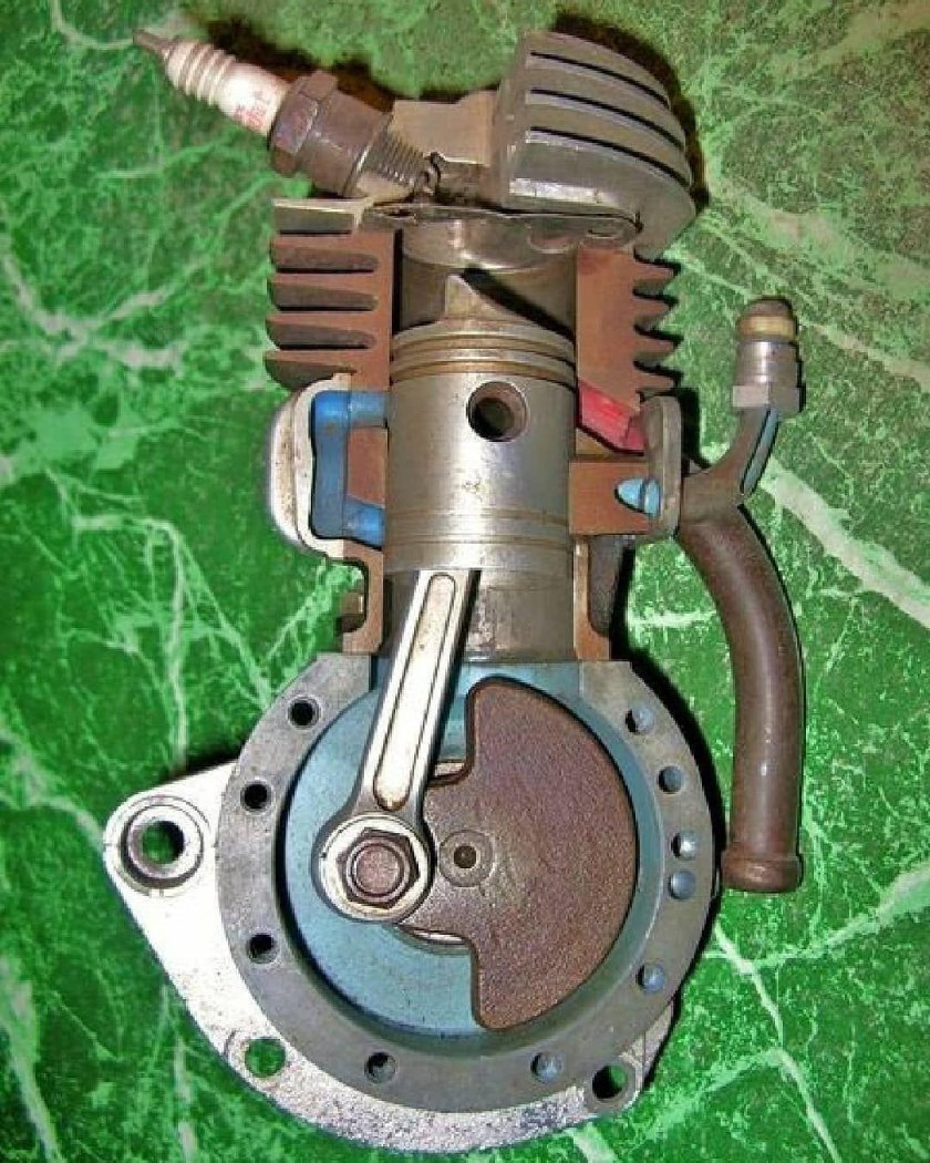 Двухтактный двигатель 2в350